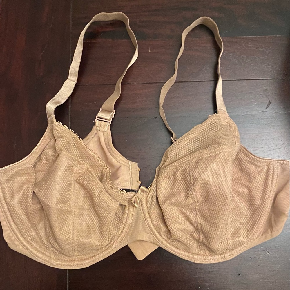 Chantelle bra. Tan. XL.